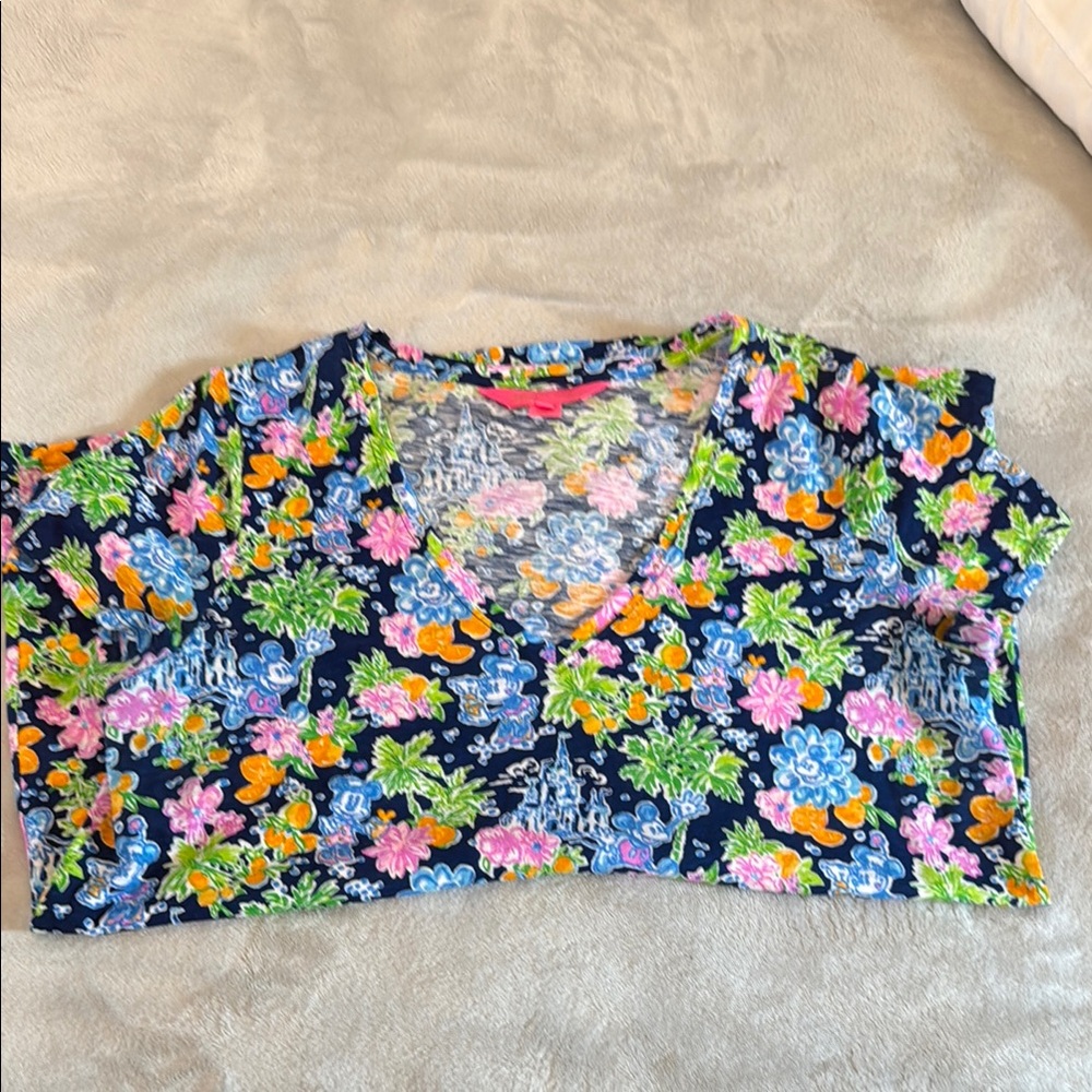 Lilly Pulitzer Disney Women’s V Neck, Large